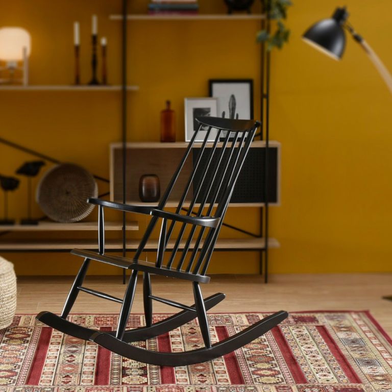 Keinutuoli sopii myös moderniin kotiin.