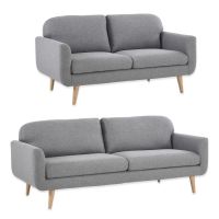 Leposohva on suora 3- tai 2-istuttava sohva ilman vuodemekanismia.