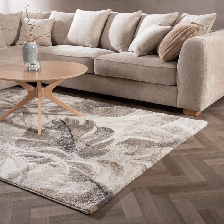 Mit&auml; ostaa sisustusalesta?
Lue lis&auml;&auml;