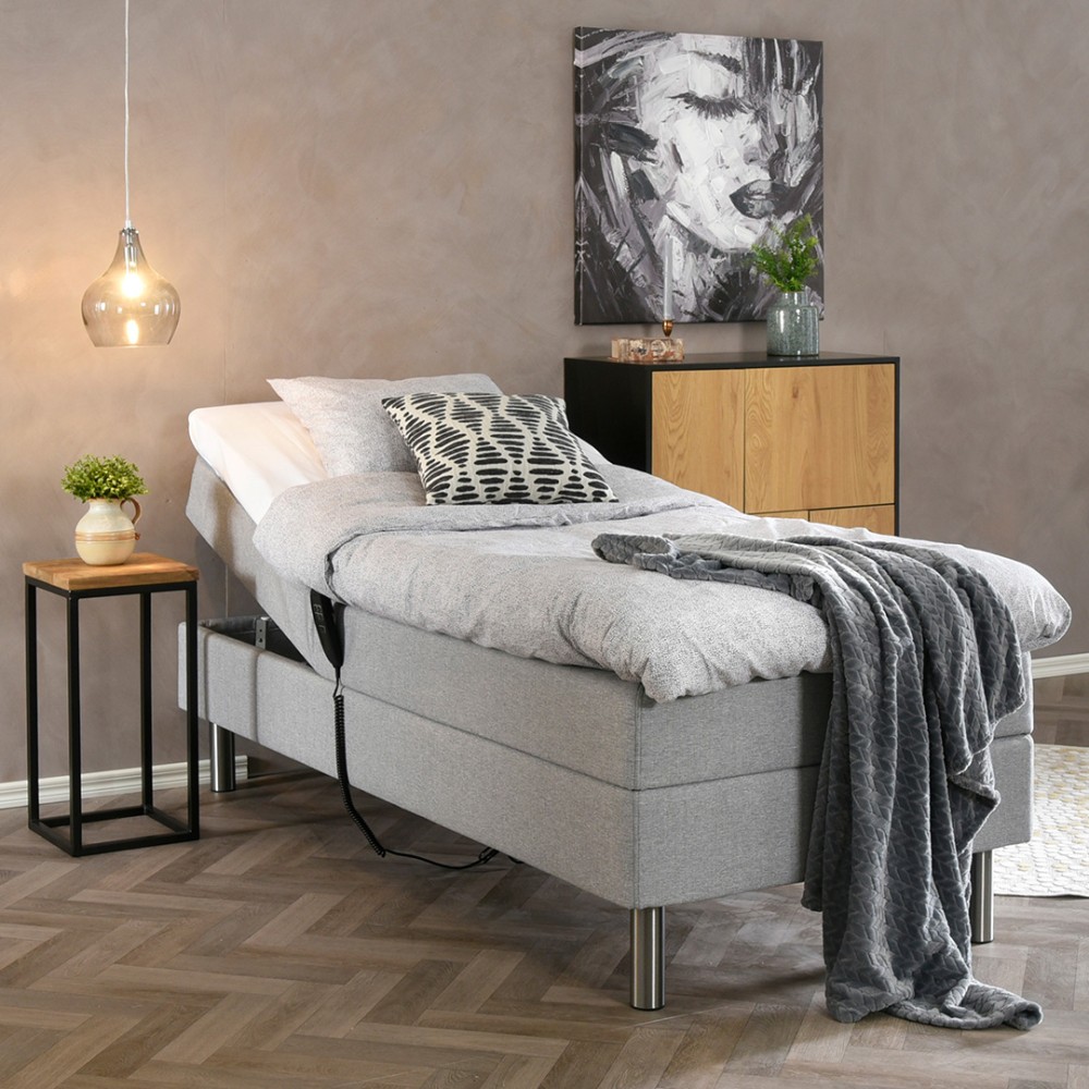 
Hyv&auml;n unen salaisuus &ndash; patjan valintaopas
Nukkujalle sopiva patja takaa onnistuneet unet ja merkitsee paljon koko kehon hyvinvoinnin kannalta. Mutta millainen on hyv&auml; patja? Lue vinkkimme oikean patjan valintaan!
LUE LIS&Auml;&Auml;
