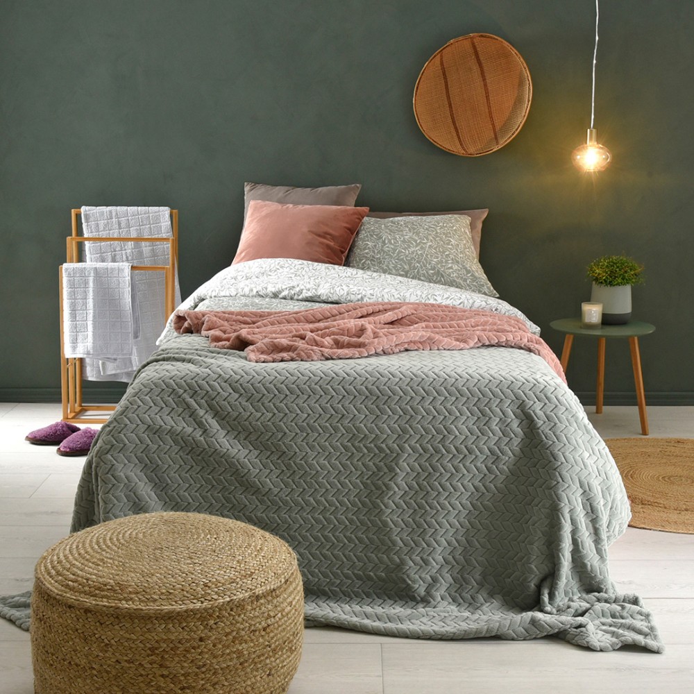 Sisusta unelmiesi makuuhuone
Onko hankintalistallasi s&auml;nky, y&ouml;p&ouml;yd&auml;t, lipasto ja kenties matto?&nbsp;
Klikkaa t&auml;st&auml; makuuhuoneostoksille