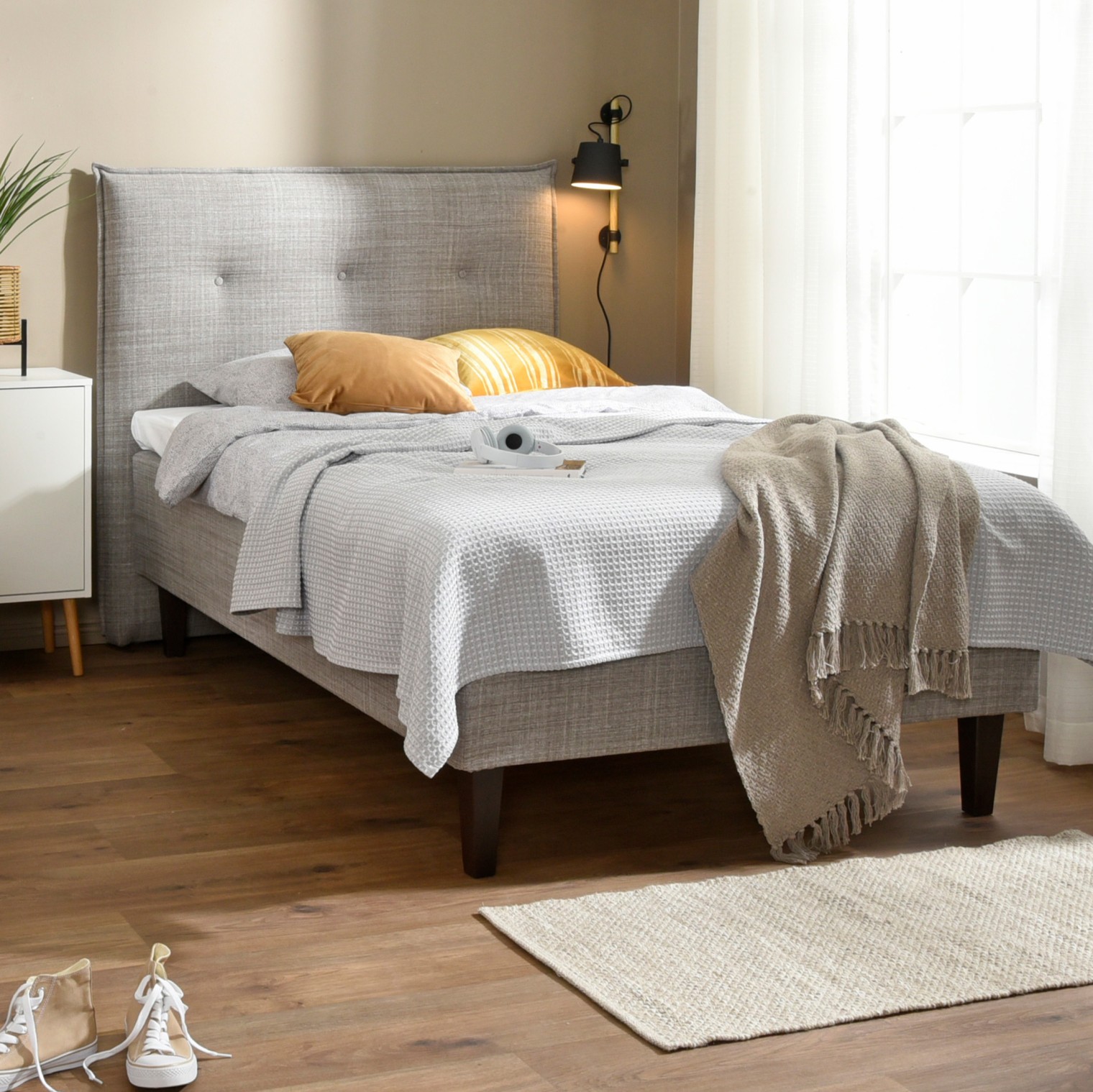 Millainen s&auml;nky lapselle tai nuorelle?
My&ouml;s lapsi tarvitsee hyv&auml;n ja laadukkaan s&auml;ngyn. Mit&auml; kaikkea tulisi huomioida, kun s&auml;nky&auml; l&auml;hdet&auml;&auml;n valitsemaan kasvavalle lapselle?
Lue lis&auml;&auml;