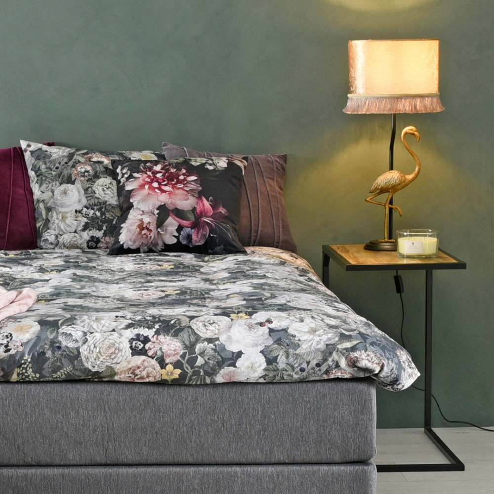 Y&ouml;p&ouml;yt&auml; pit&auml;&auml; makuuhuoneen siistin&auml;
Y&ouml;p&ouml;yd&auml;ll&auml; pidet&auml;&auml;n kaikkea tarpeellista, lukuvalosta vesilasiin. Mutta tiesitk&ouml; mit&auml; y&ouml;p&ouml;yd&auml;n kaapissa s&auml;ilytettiin 1700-luvulla?
Lue lis&auml;&auml;